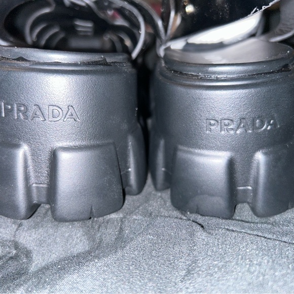 Never been worn size 8 the original price is 850 asking 750 - Picture 4 of 4